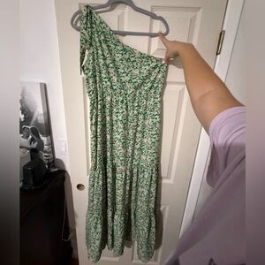 Elegant One-Shoulder Floral Dress in Green